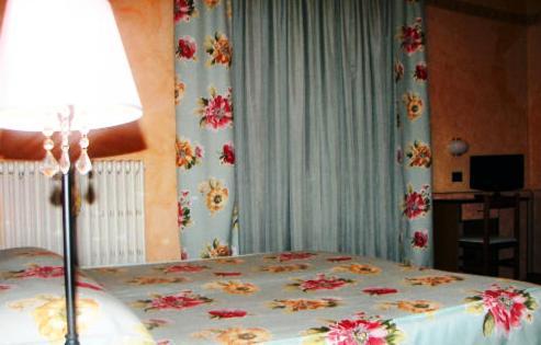 Albergo Sangrila ลานโซตอริเนเซ ภายนอก รูปภาพ
