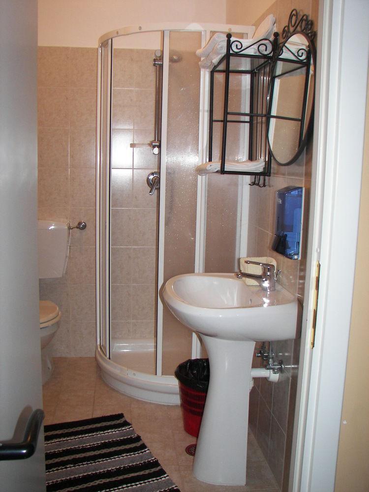 Albergo Sangrila ลานโซตอริเนเซ ภายนอก รูปภาพ