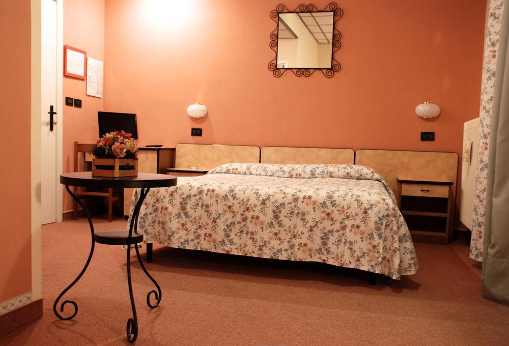 Albergo Sangrila ลานโซตอริเนเซ ภายนอก รูปภาพ