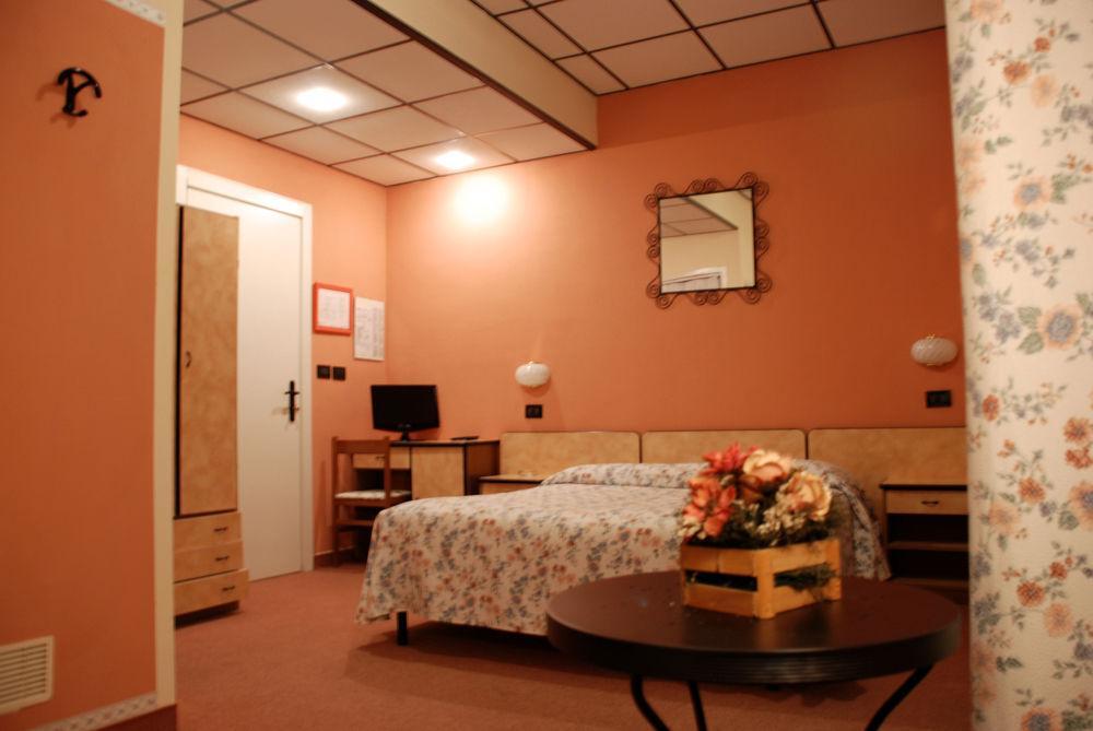 Albergo Sangrila ลานโซตอริเนเซ ภายนอก รูปภาพ
