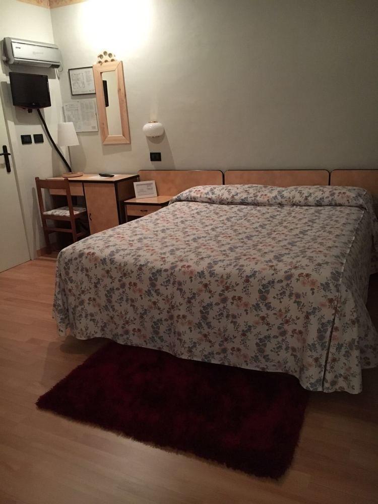 Albergo Sangrila ลานโซตอริเนเซ ภายนอก รูปภาพ