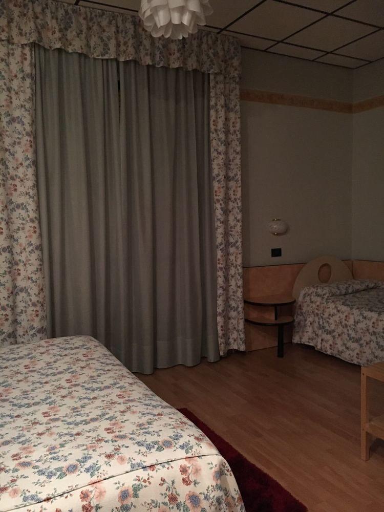 Albergo Sangrila ลานโซตอริเนเซ ภายนอก รูปภาพ